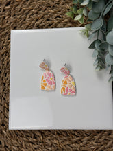 Load image into Gallery viewer, Floral Clay Earrings