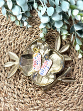 Load image into Gallery viewer, Multicolored Daisy Clay Earrings