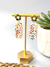 Load image into Gallery viewer, Multicolored Daisy Clay Earrings