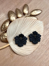 Load image into Gallery viewer, Black Flower Drop Earrings