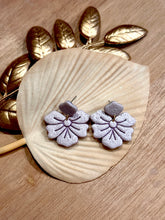 Load image into Gallery viewer, Lilac Flower Drop Earrings