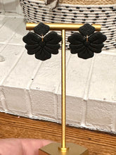 Load image into Gallery viewer, Black Flower Drop Earrings