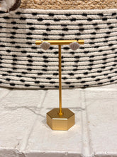 Load image into Gallery viewer, Seashell Stud