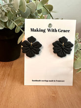Load image into Gallery viewer, Black Flower Drop Earrings