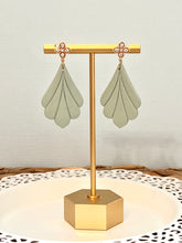 Load image into Gallery viewer, Valentine Drop Earrings