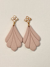 Load image into Gallery viewer, Valentine Drop Earrings