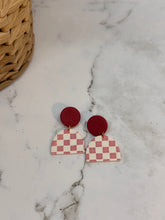 Load image into Gallery viewer, Pink checkered earrings