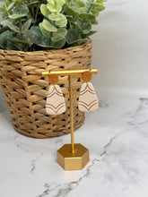Load image into Gallery viewer, Off white and gold drop earrings