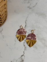 Load image into Gallery viewer, Floral drop earrings