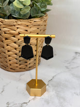 Load image into Gallery viewer, Everyday drop earrings