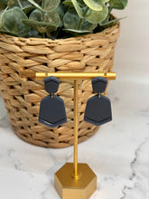 Load image into Gallery viewer, Everyday drop earrings