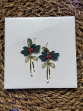 Load image into Gallery viewer, Holly Bunch Earrings
