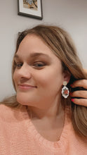 Load image into Gallery viewer, Mauve Flower Drop Earrings
